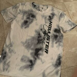 Hollister tshirt